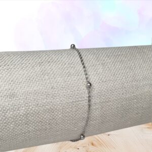 Bracelet Fine Chaîne – Élégance Minimaliste & Intemporelle ✨