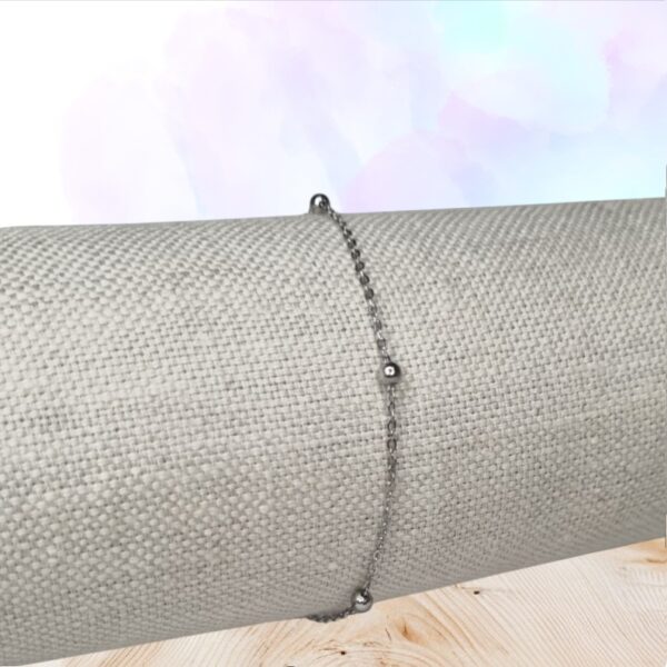 Bracelet Fine Chaîne – Élégance Minimaliste & Intemporelle ✨