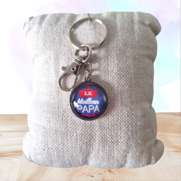 Offrez un porte-clé Le meilleur papa, un cadeau artisanal plein d’amour et d’élégance, idéal pour célébrer un papa unique et précieux au quotidien.