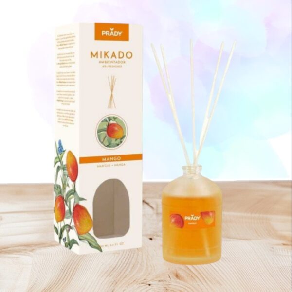 Offrez à votre intérieur une ambiance tropicale avec le parfum d’ambiance Mikado Mangue : une senteur douce et fruitée à la diffusion longue durée.